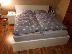 In Diesem Gemütlichen Bett Geht Es BeimSex Knallhart Zur Sache In Diesem Gemütlichen Bett Geht Es BeimSex Knallhart Zur Sache